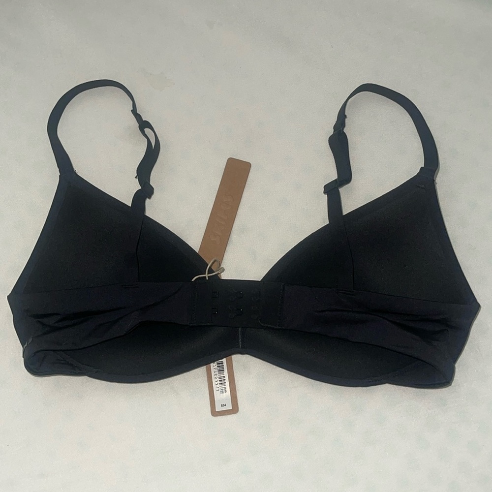 SKIMS WIRELESS FOAM PUSH-UP PLUNGE BRA style BR-WRL-1891 Color Onyx Black Sz 32B - Picture 7 of 12